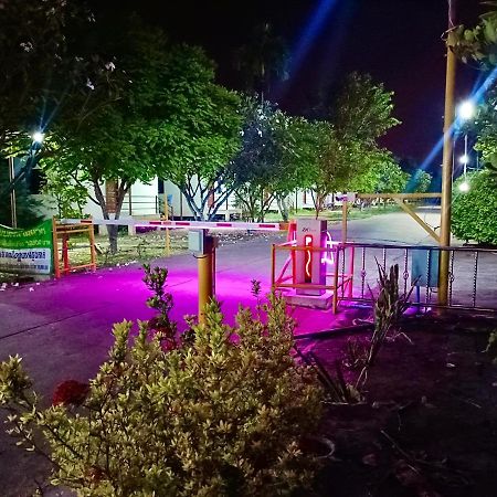 โรงเกลือรีสอร์ท Араниапратет Екстериор снимка